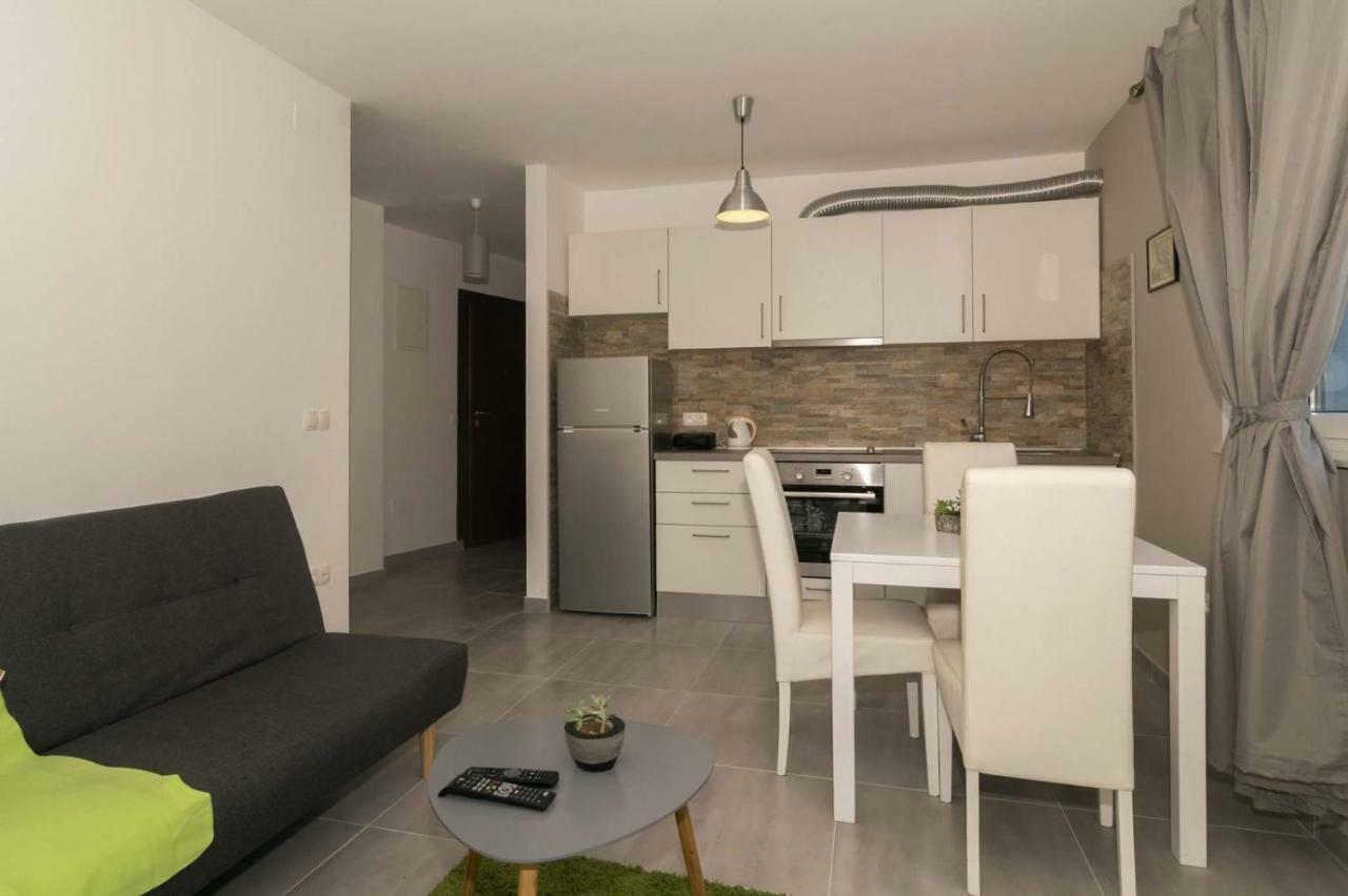Apartmani Marinovic Zadar Exteriör bild